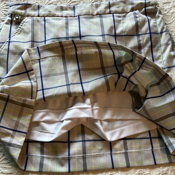Gray white yellow blue green izod performx size 4 skort w/white shorts attached - Picture 7 of 15